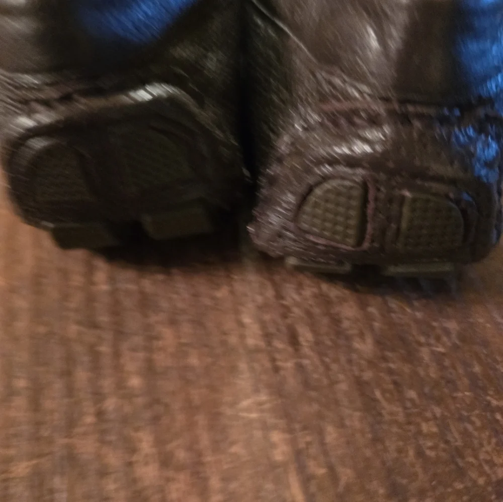 Vestigium Ostrich loafers 7.5 NWOT